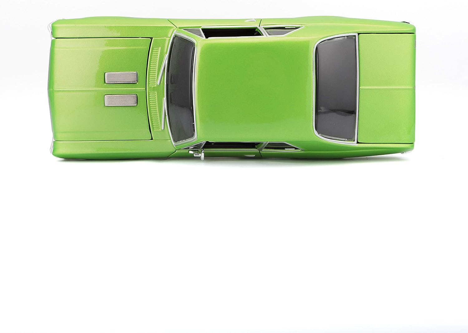 Experience the Thrill of the 1:24 Scale 1970 Chevrolet Nova SS Diecast Vehicle in Stunning Green - Perfect for Collectors and Enthusiasts!